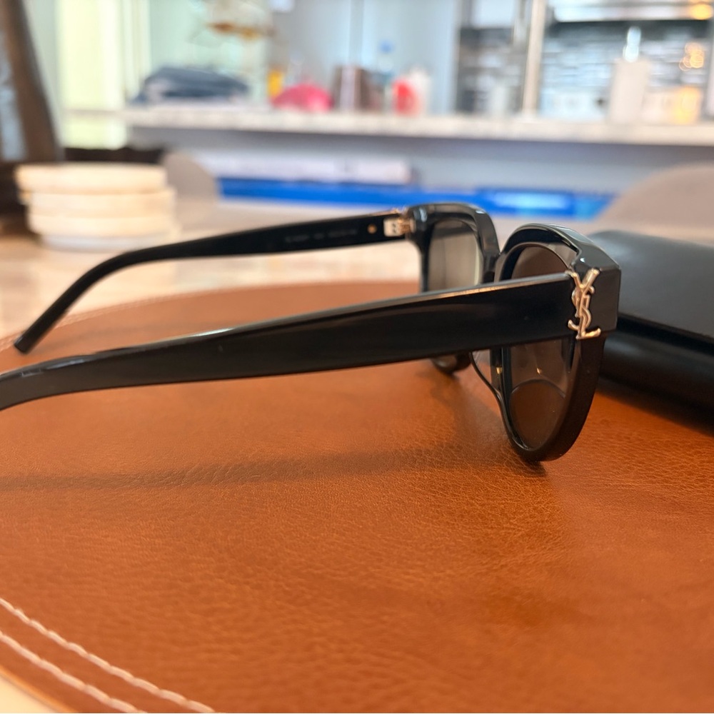 AUTHENTIC Yves Saint Laurent Classic Black Eyewear